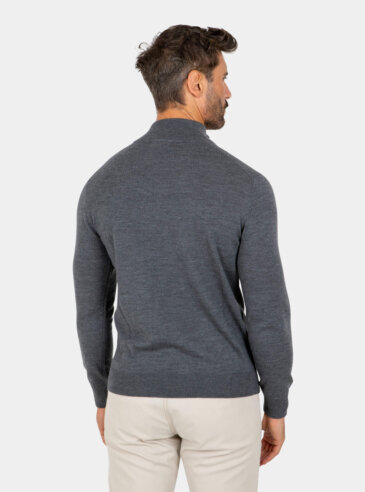 merino-wool-quarter-zip-gray-back Model wearing a gray Merino wool quarter zip sweater, back view.